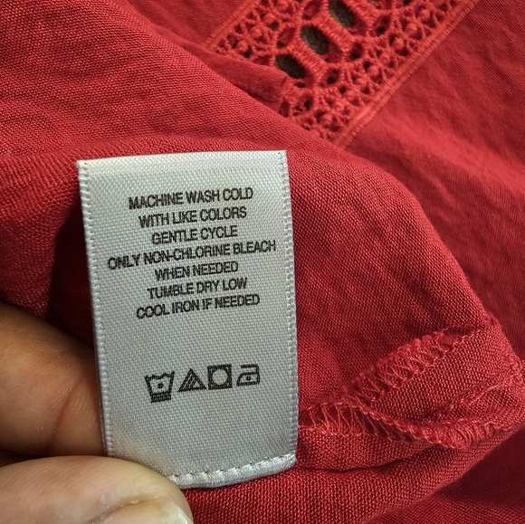 John Mark Red Eyelet Sleeve Relaxed Casual Neutral Button Top Size Large - Picture 6 of 7